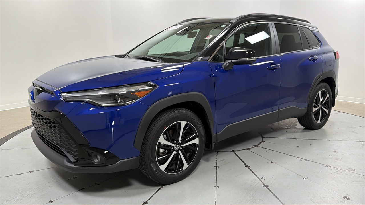 2025 Toyota Corolla Cross XSE's photo
