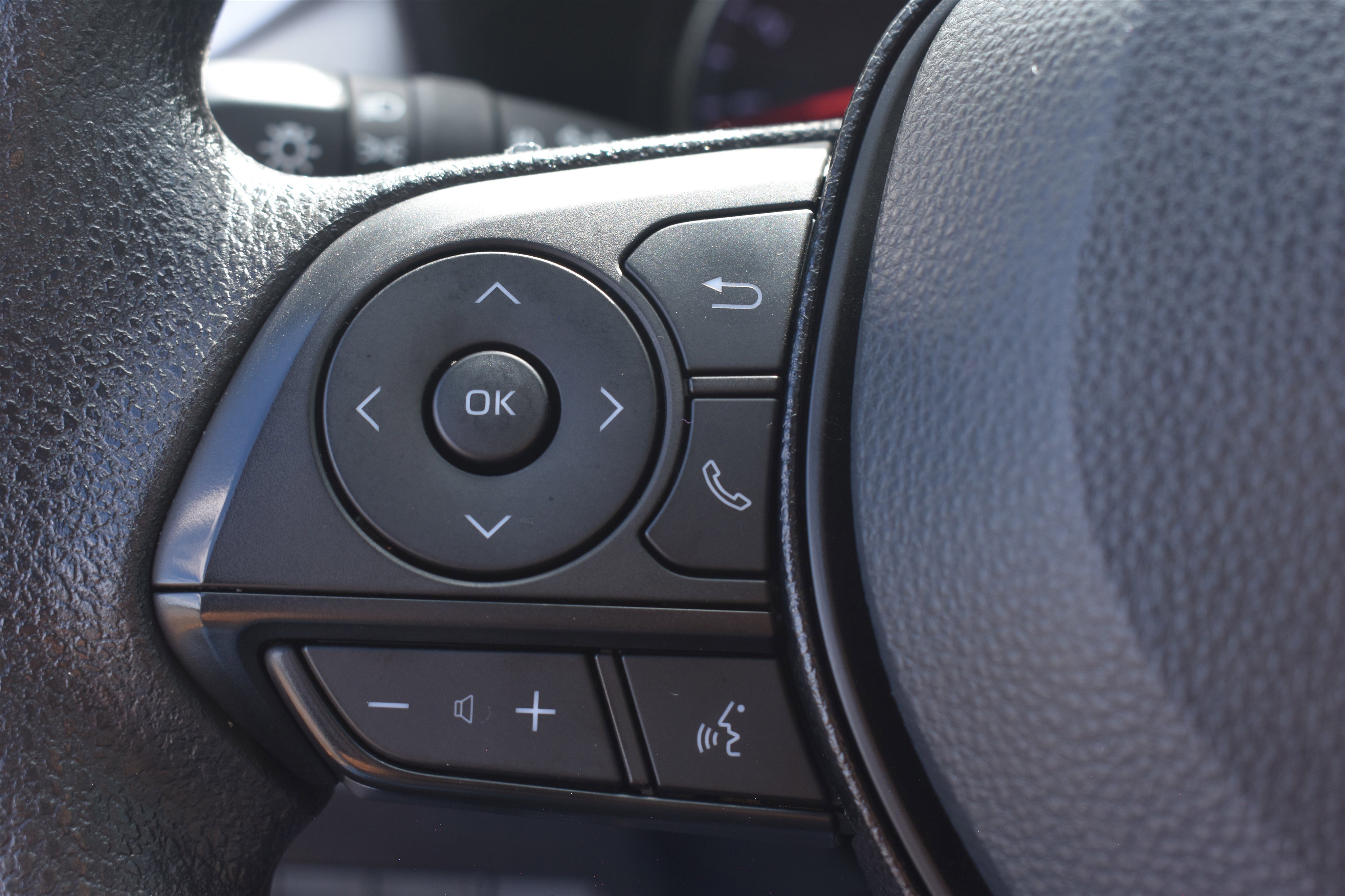 2021 Toyota RAV4 XLE photo 10