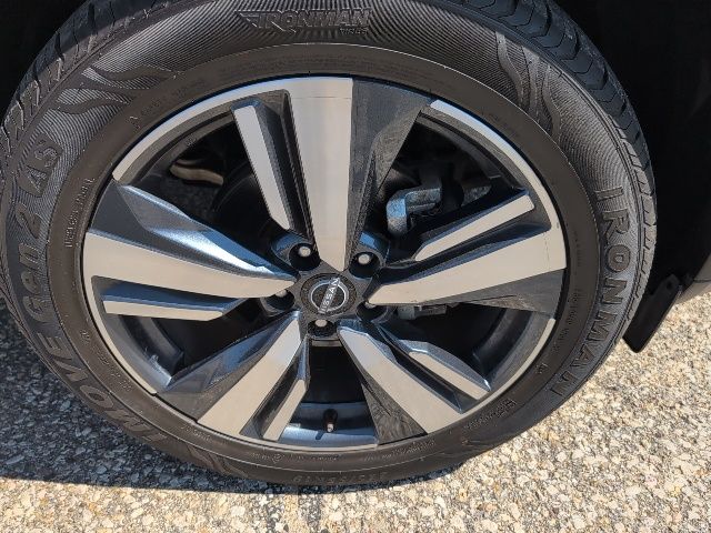 2023 Nissan Rogue SL photo 11