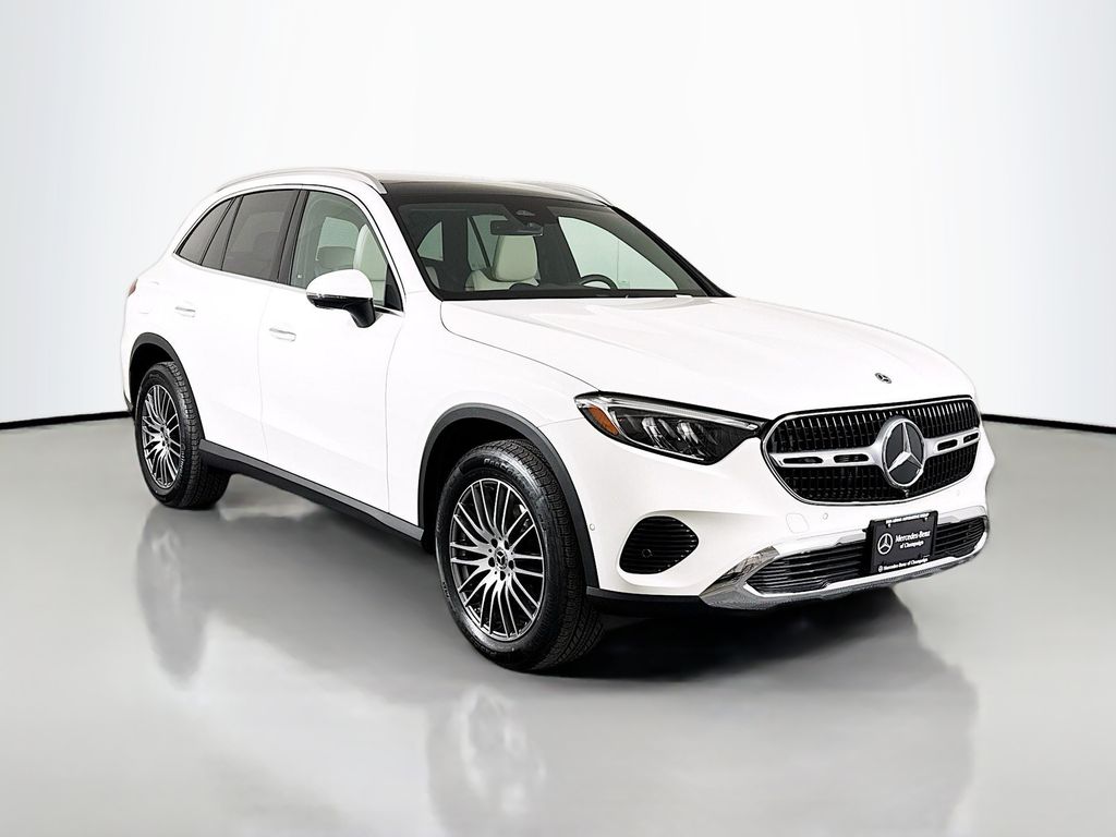2025 Mercedes-Benz GLC Base's photo