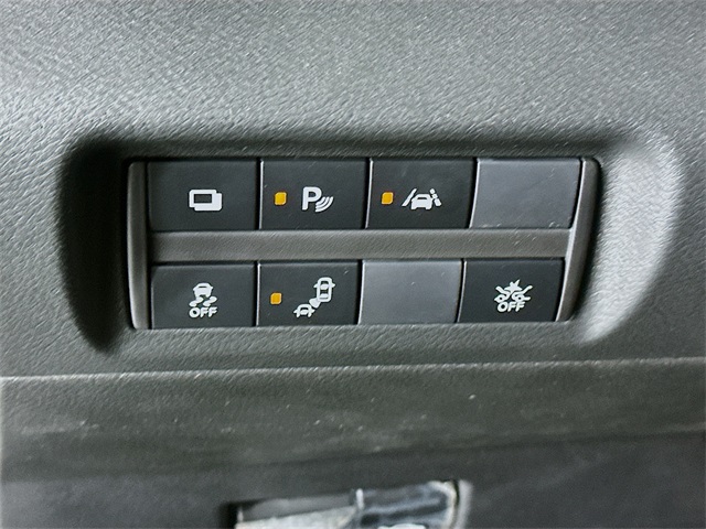 2025 Nissan Kicks Play S photo 13