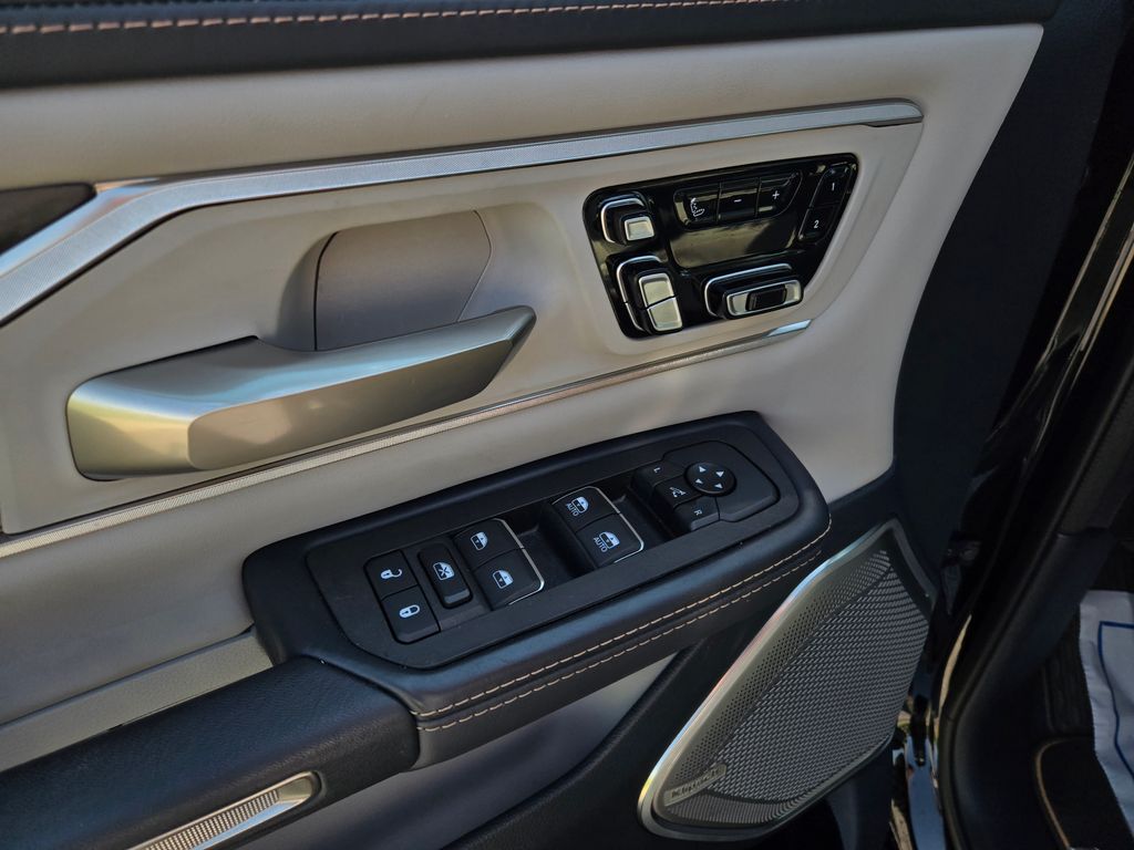 2025 Ram 1500 photo 10