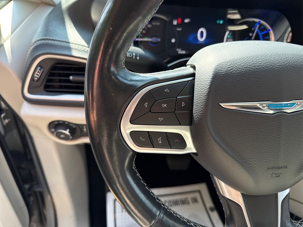 2021 Chrysler Pacifica Hybrid Touring L photo 32