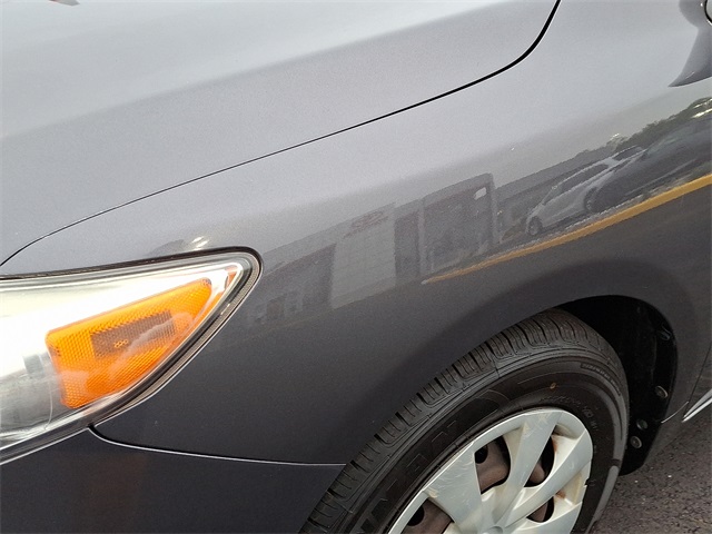 2011 Toyota Corolla LE photo 10