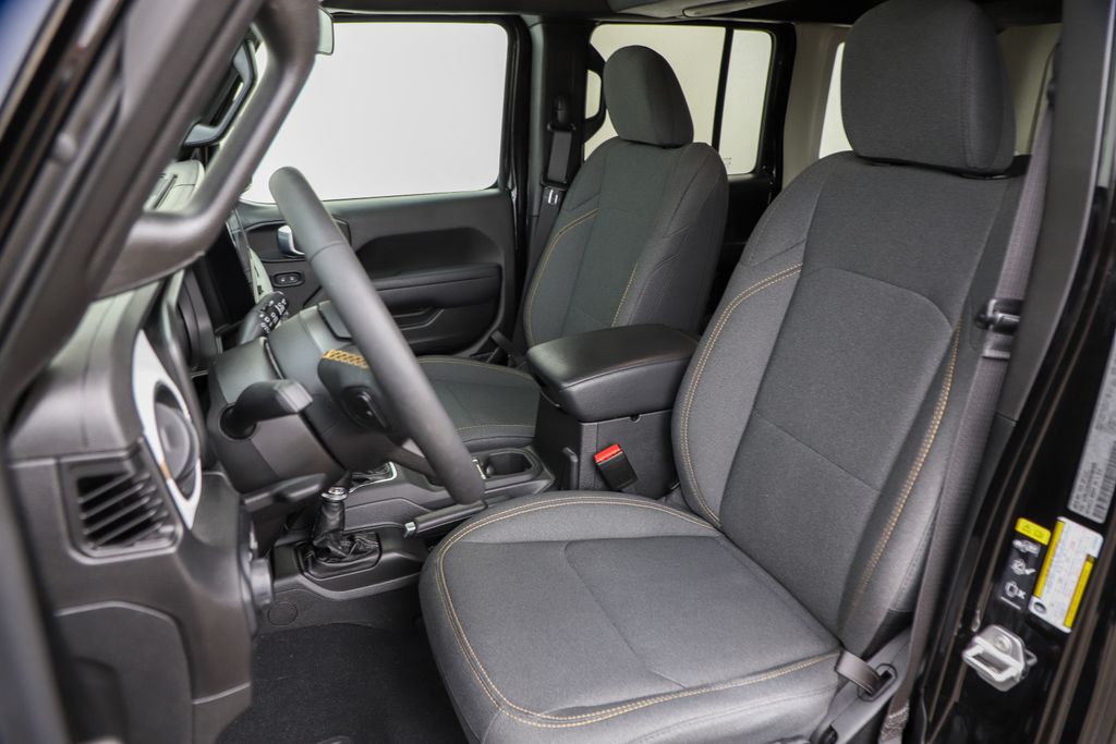 2024 Jeep Wrangler Willys photo 4