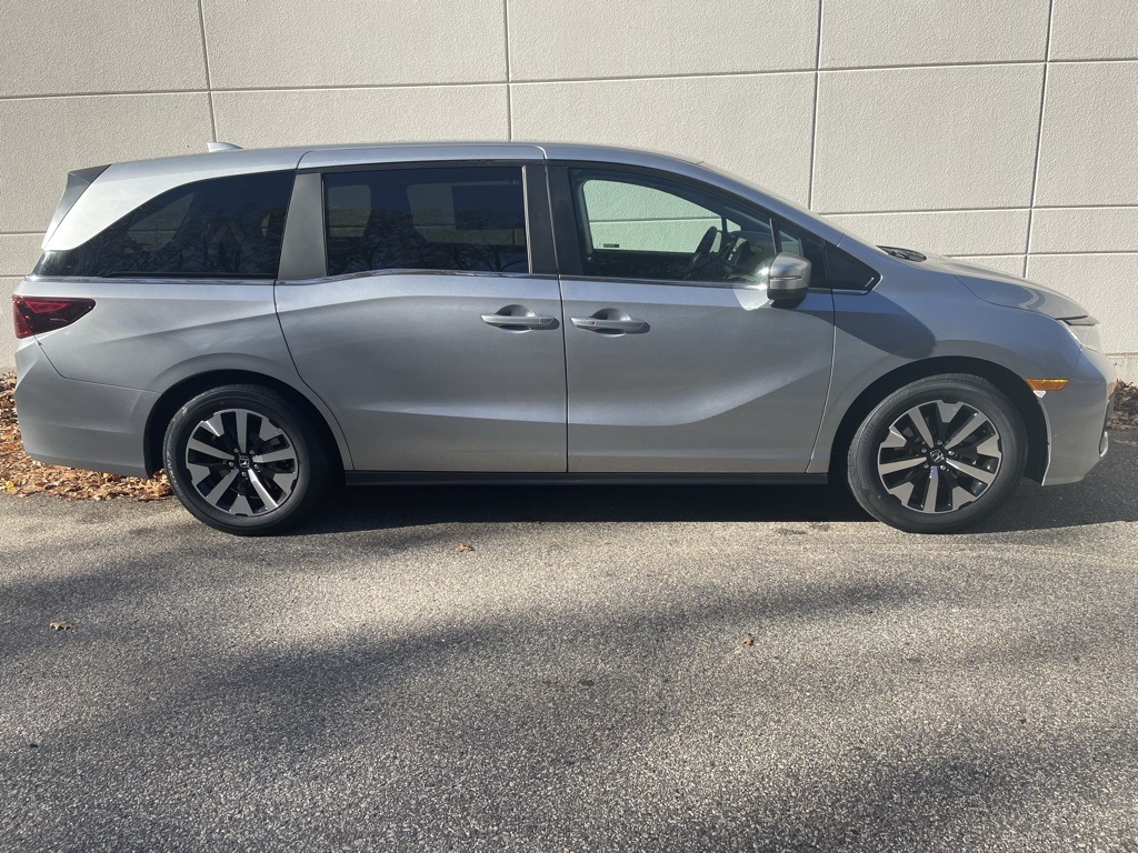 2026 Honda Odyssey EX-L photo 3