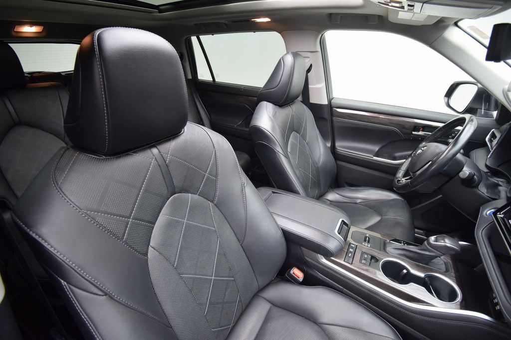 2021 Toyota Highlander Hybrid Platinum photo 16