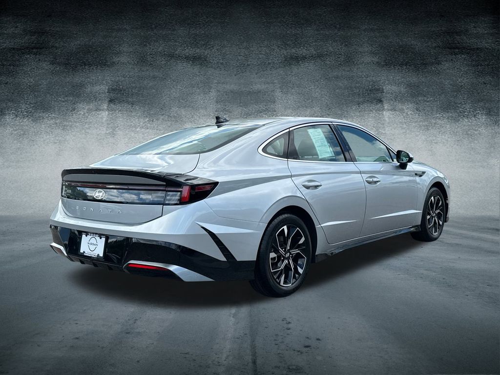2024 Hyundai Sonata SEL photo 4