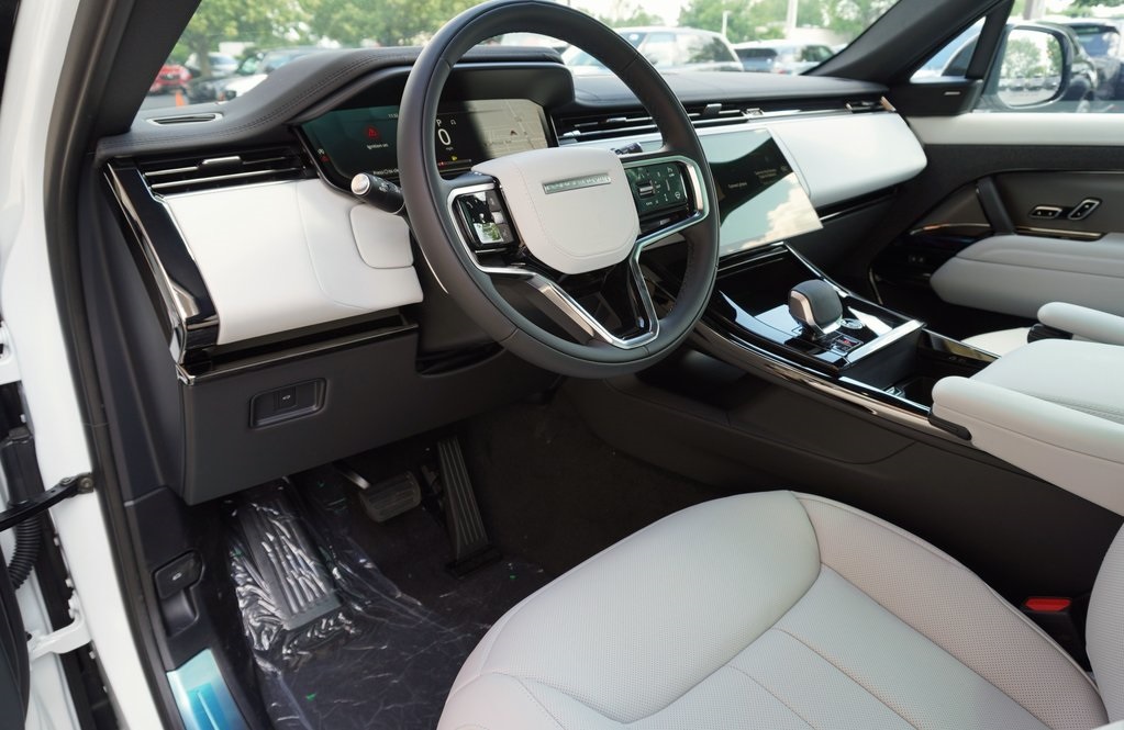2025 LAND ROVER RANGE ROVER SPORT - Image 11