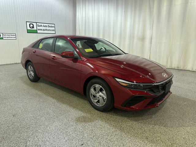 2025 Hyundai Elantra SE's photo