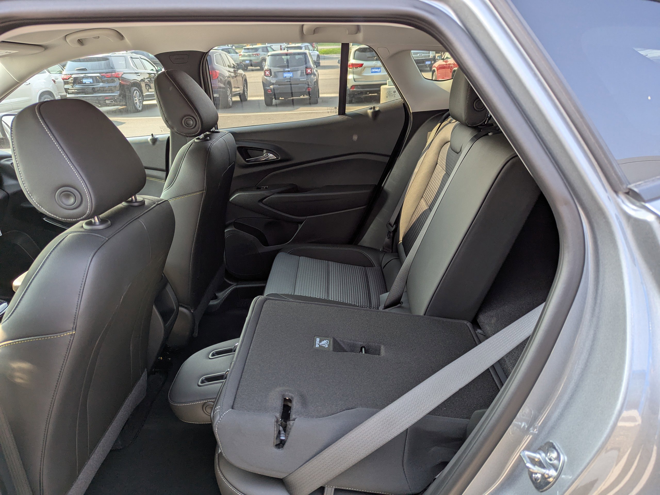 2025 Chevrolet Trax LT photo 25