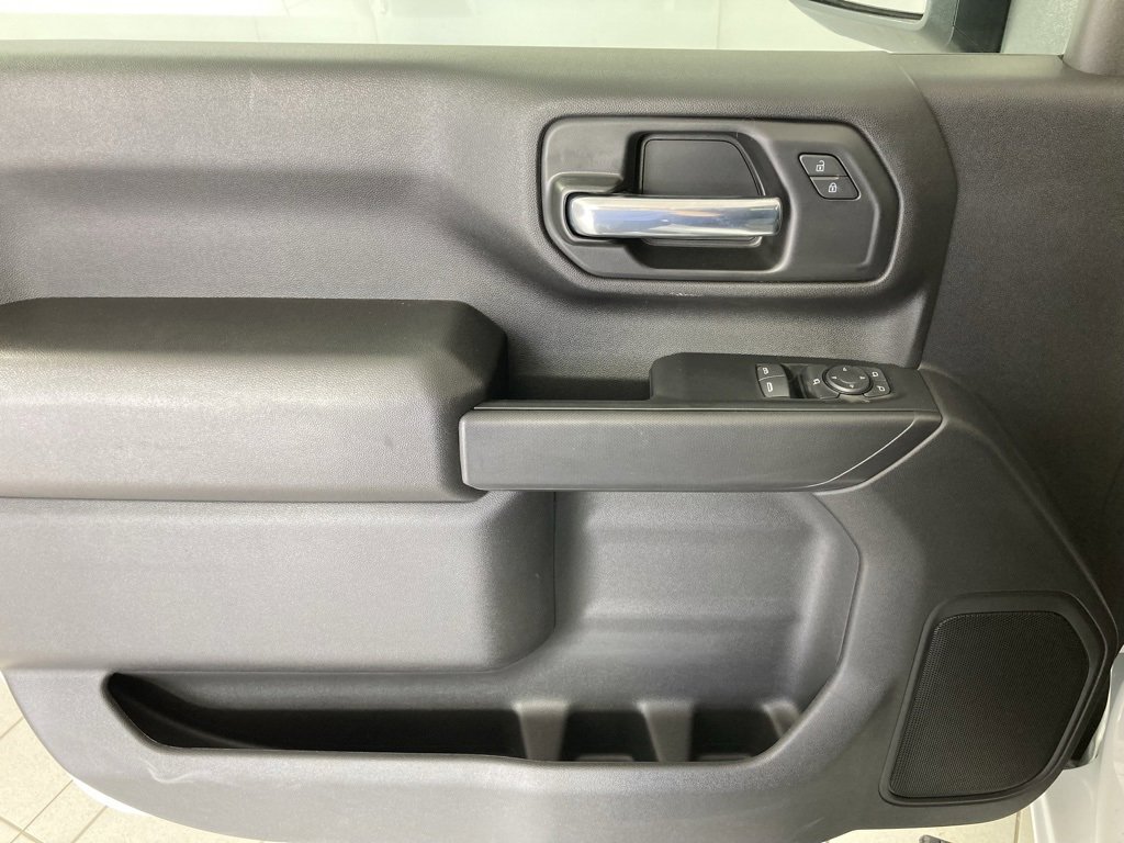 2025 Chevrolet Silverado 3500HD photo 9