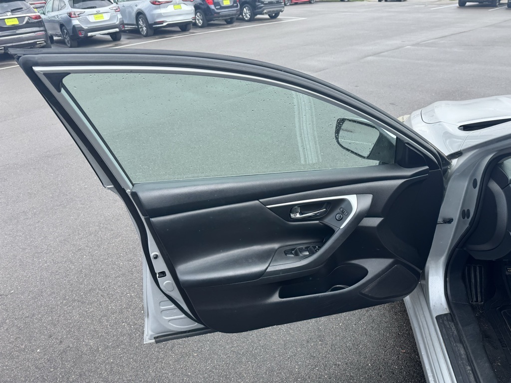 2016 Nissan Altima 2.5 S photo 32