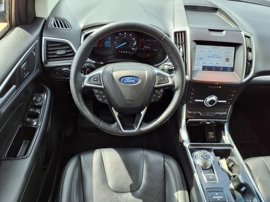 2020 Ford Edge Titanium photo 3