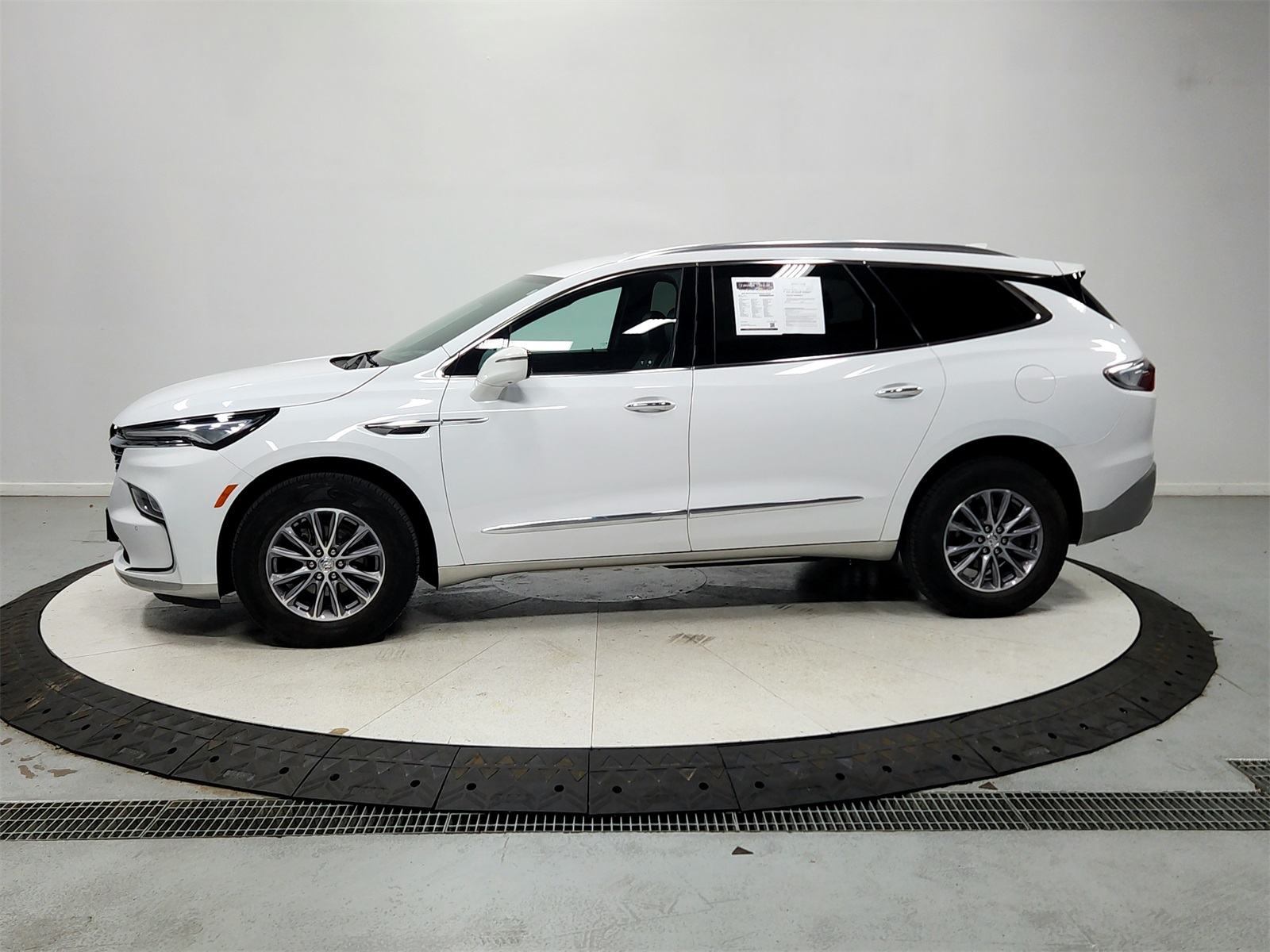 2024 Buick Enclave Premium photo 3