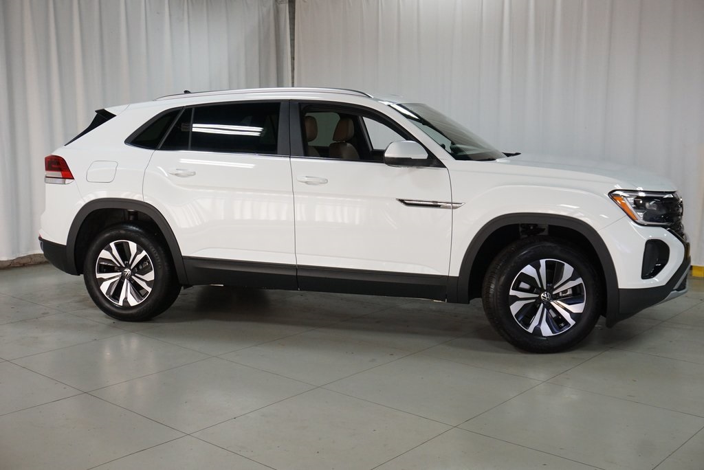 2025 Volkswagen Atlas Cross Sport SE photo 4