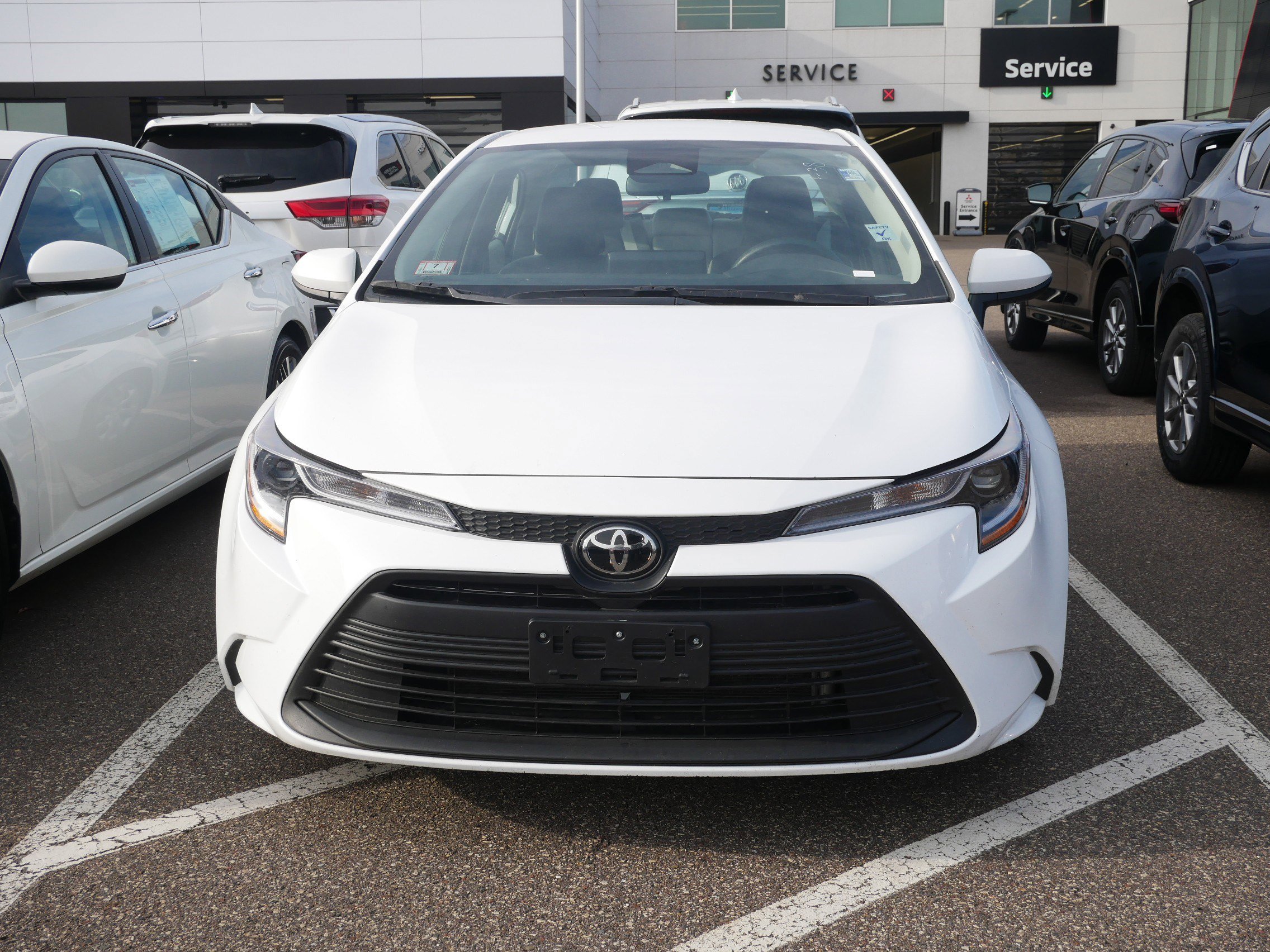 2023 Toyota Corolla LE photo 2
