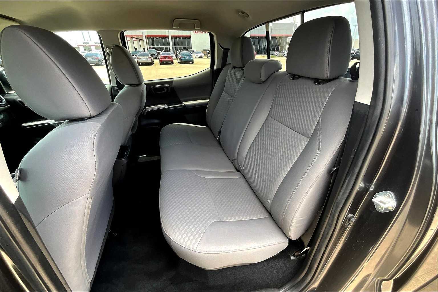 2023 Toyota Tacoma SR5 Double Cab V6 photo 19