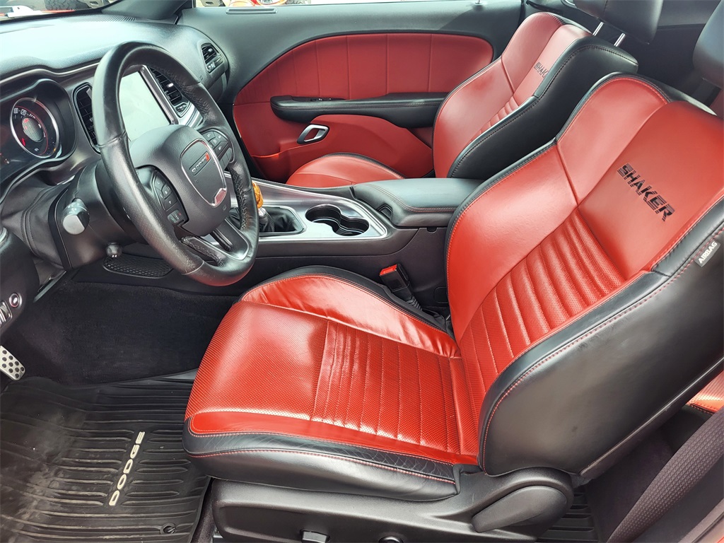 2016 Dodge Challenger R/T Scat Pack photo 14