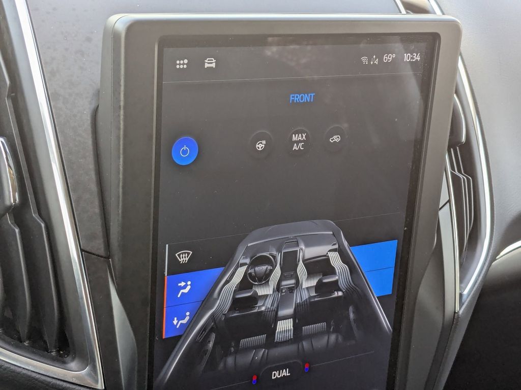 2024 Ford Edge Titanium photo 16