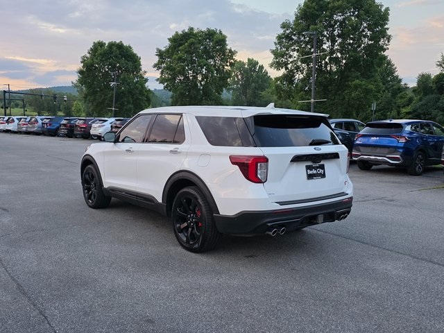 2022 Ford Explorer ST photo 3