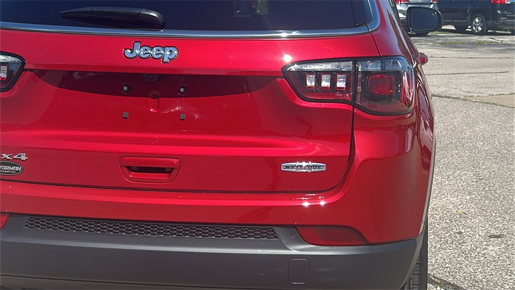 2025 Jeep Compass Latitude photo 6