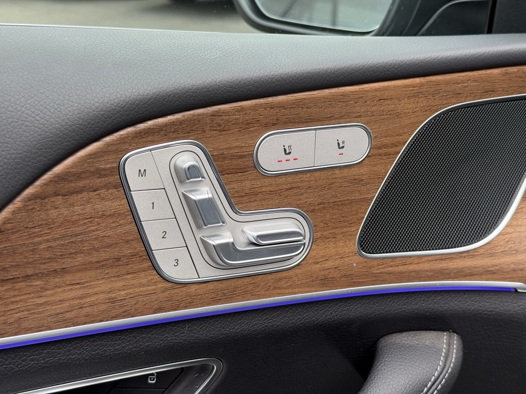 2025 Mercedes Benz GLE 450 4MATIC photo 2