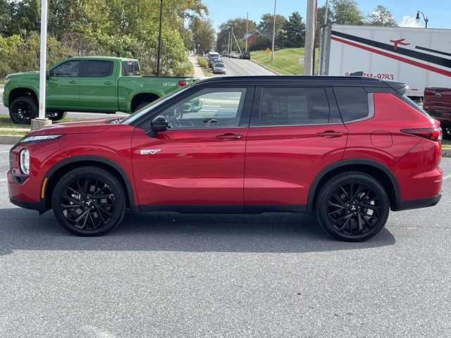 2025 Mitsubishi Outlander SEL Black Edition photo 3