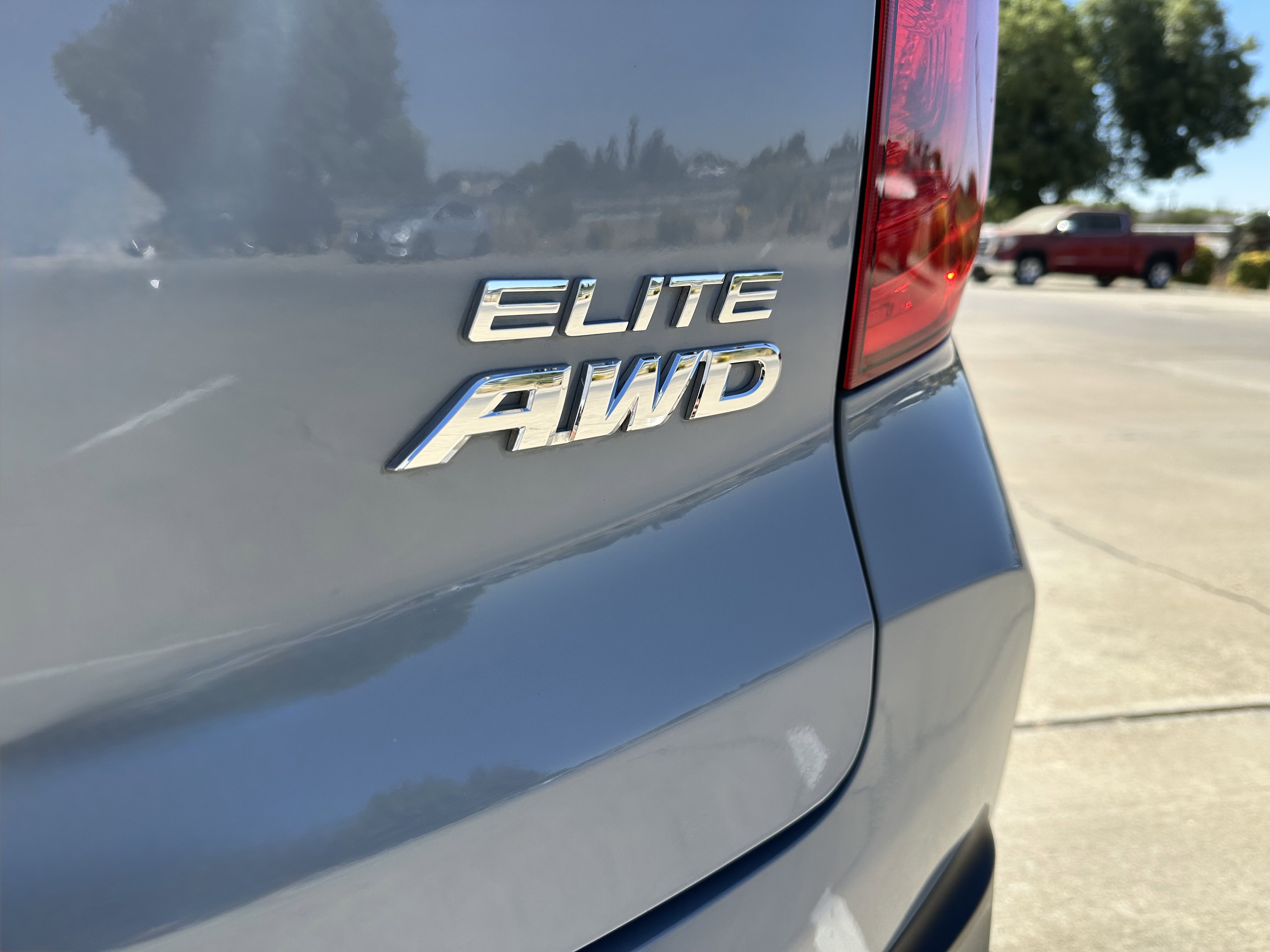 2022 Honda Passport Elite photo 2