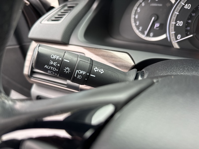 2017 Honda Accord Touring photo 26