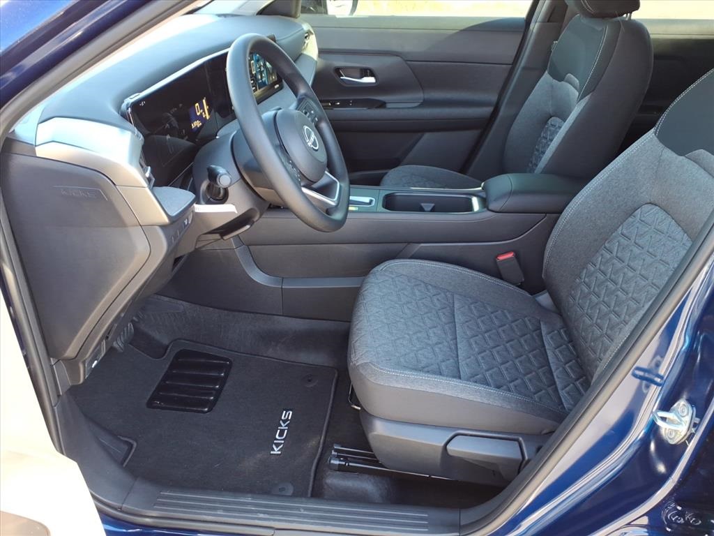 2026 Nissan Kicks SV photo 4