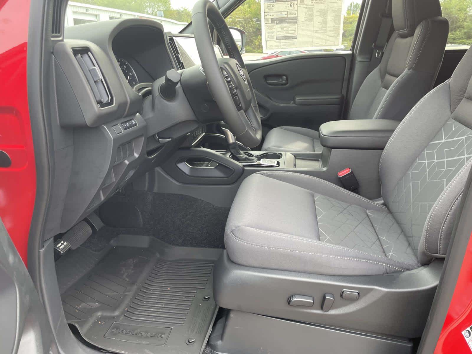 2026 Nissan Frontier Crew Cab SV photo 12