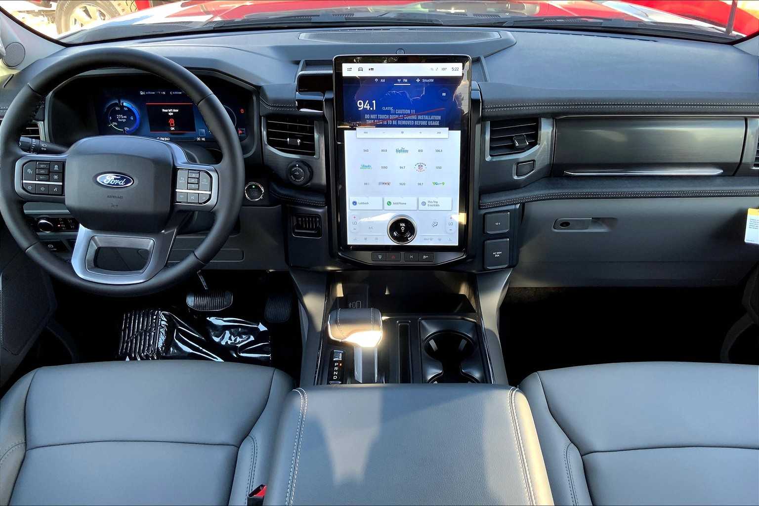 2025 Ford F-150 Lightning photo 4