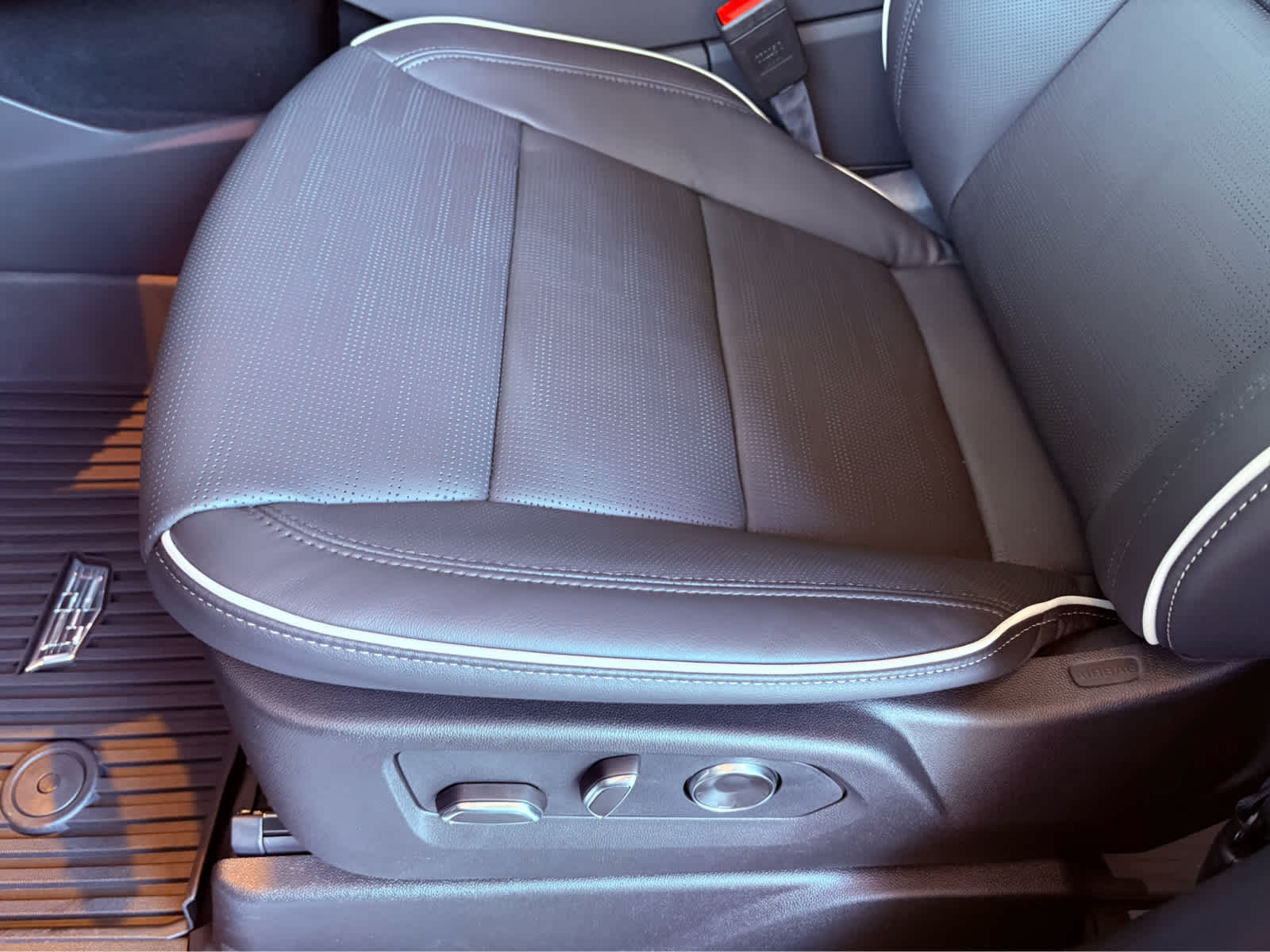 2025 Cadillac Escalade Premium Luxury photo 12