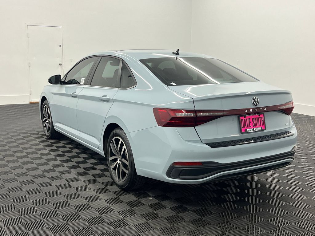 2025 Volkswagen Jetta 1.5T photo 3