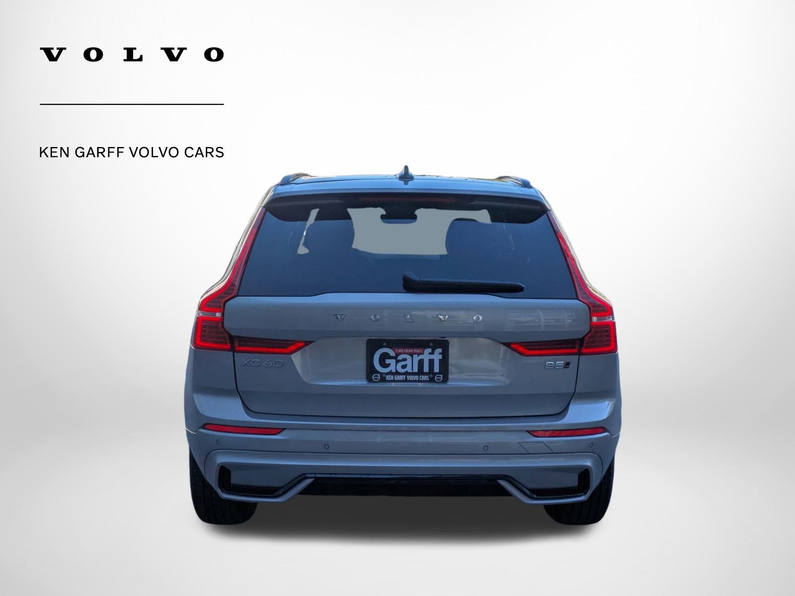 2025 Volvo XC60 Core photo 4