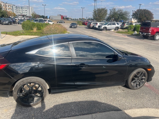 2019 Honda Civic Sport photo 3