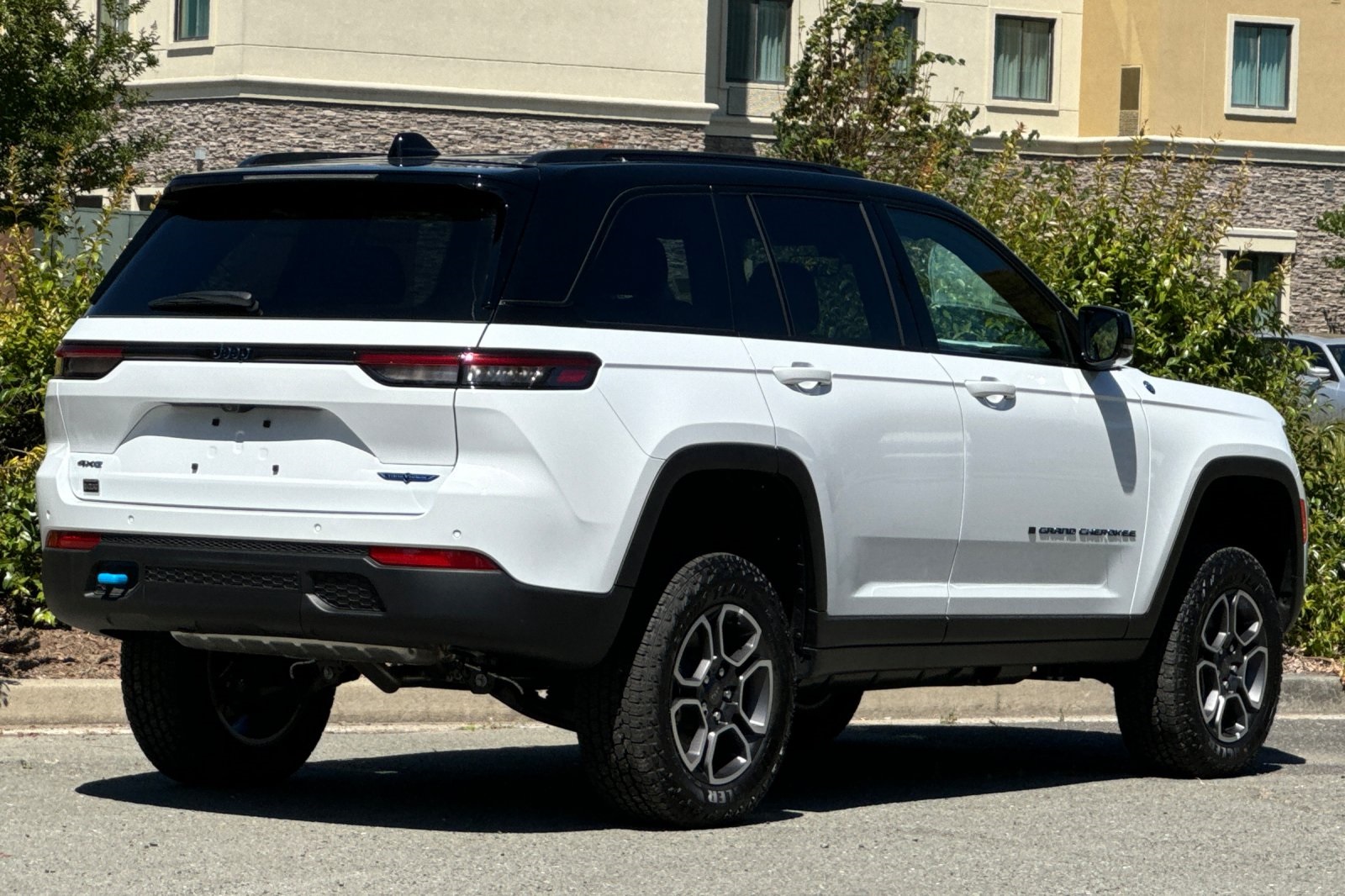 2023 Jeep Grand Cherokee Trailhawk 4xe photo 3