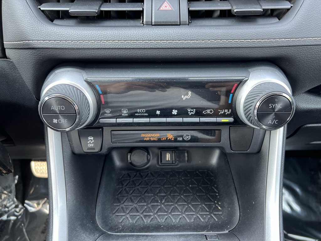 2021 Toyota RAV4 Hybrid LE photo 16