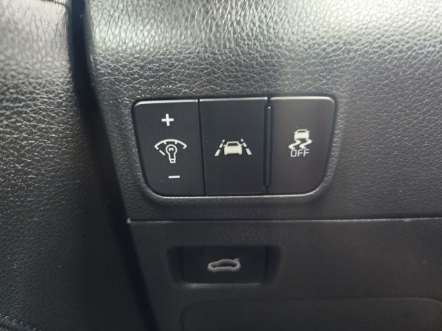 2022 Kia K5 GT-Line photo 24