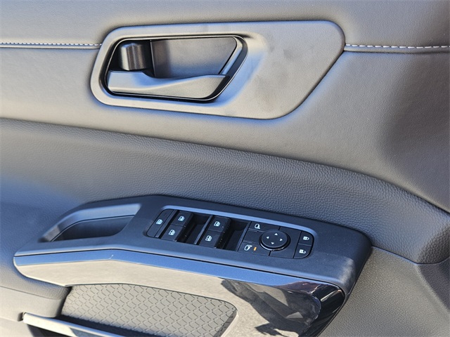 2025 Nissan Pathfinder SV photo 25