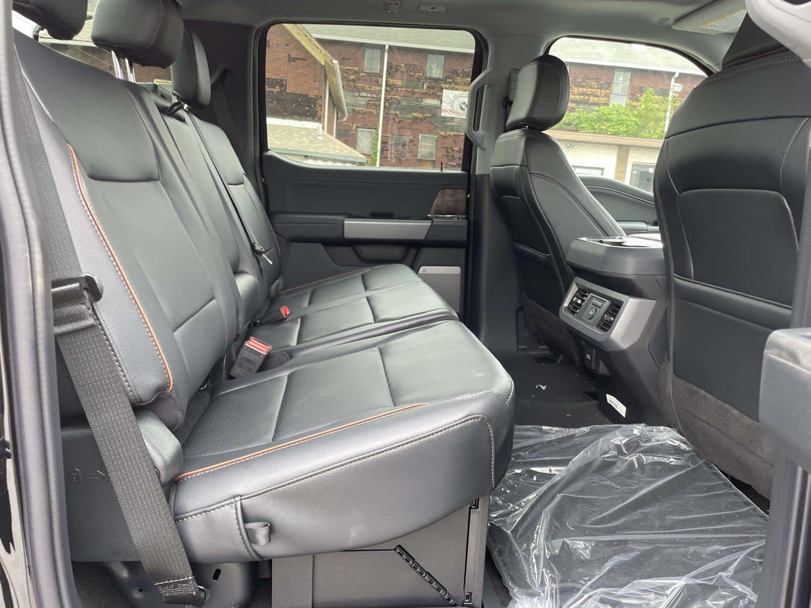 2025 Ford F-350 Lariat photo 14