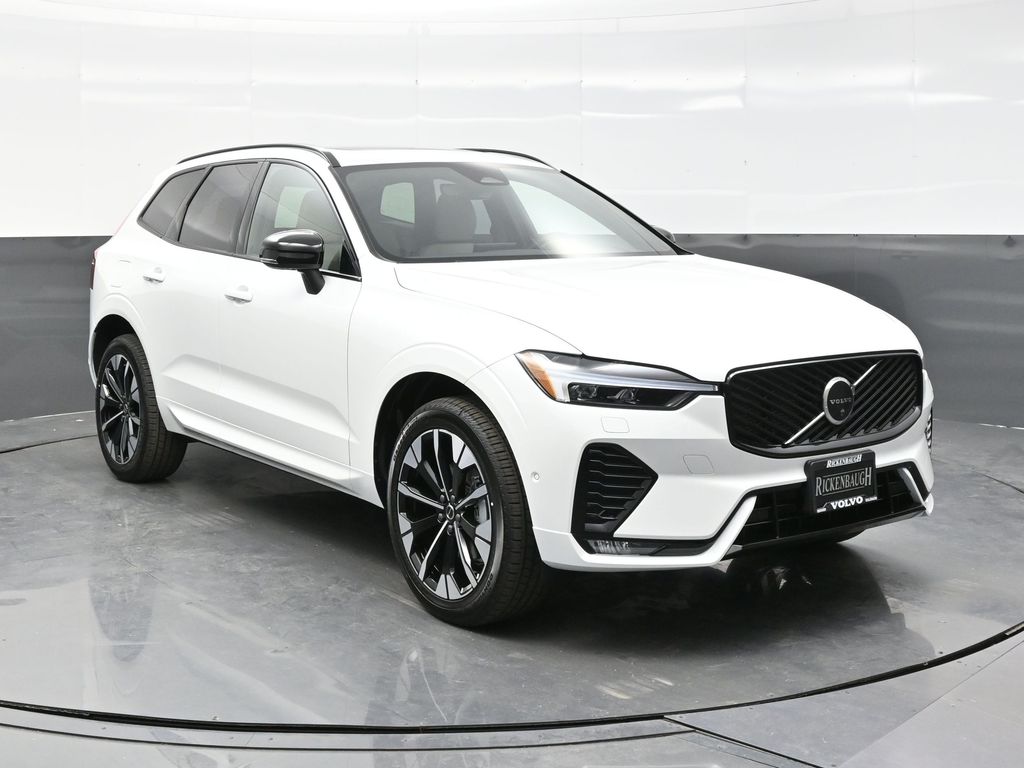 2026 Volvo XC60 Plus's photo