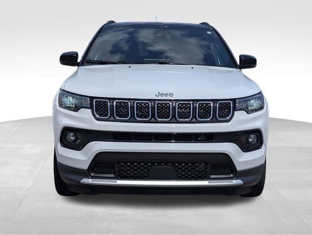 2023 Jeep Compass Limited photo 5