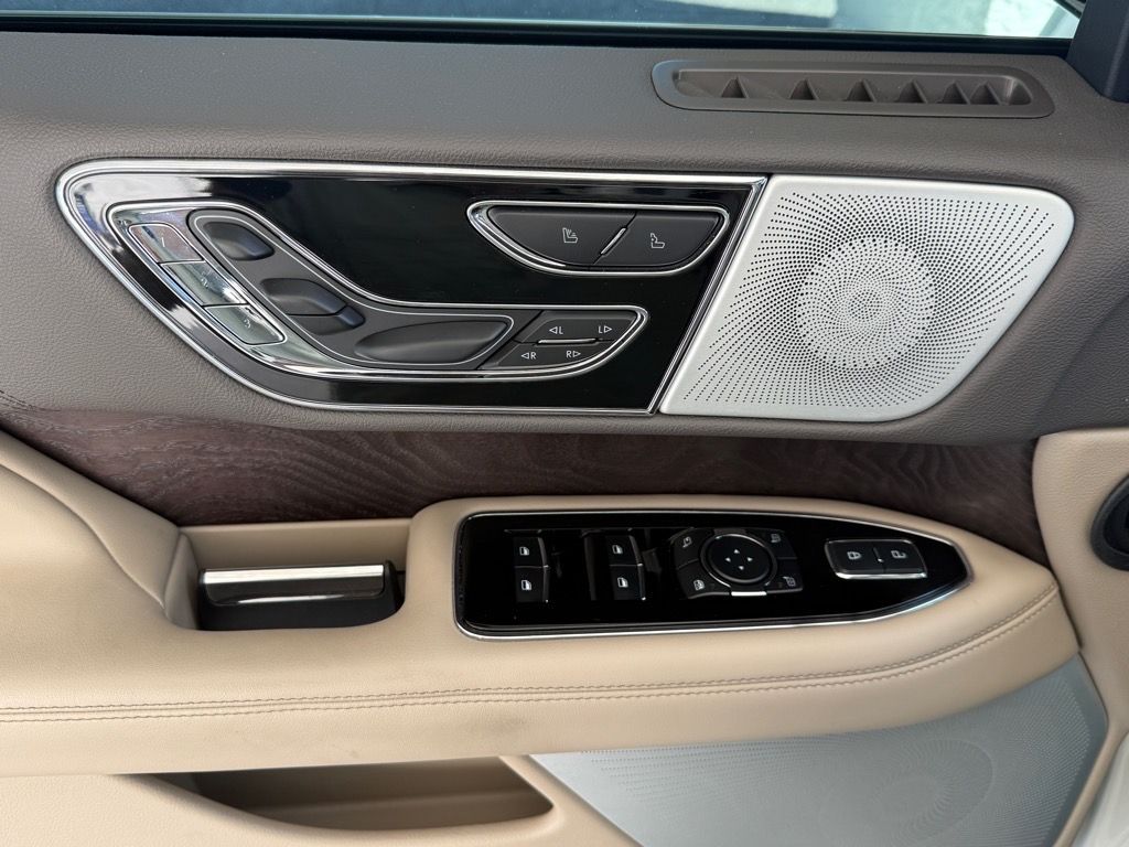 2024 Lincoln Navigator L Reserve photo 9