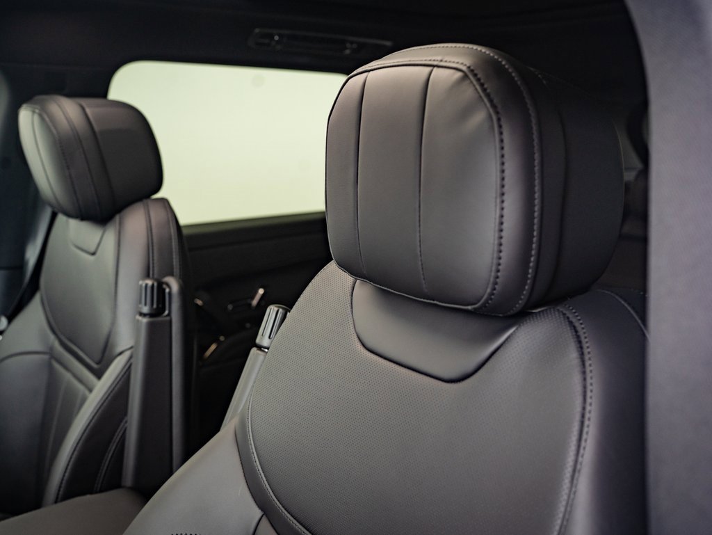 2025 Land Rover Range Rover Sport SE photo 19