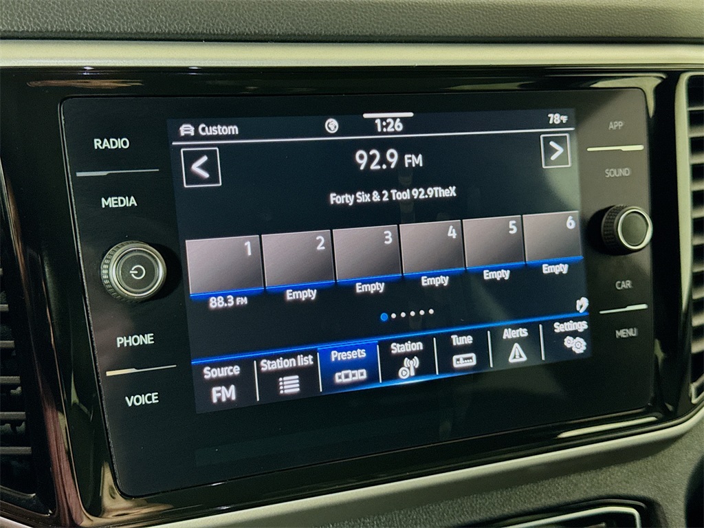 2023 Volkswagen Atlas Cross Sport V6 SE Technology photo 26