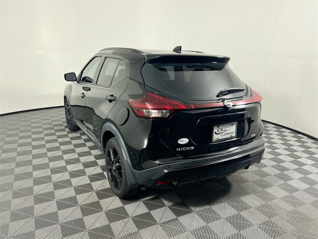 2021 Nissan Kicks SR photo 4