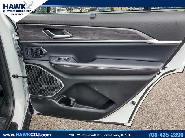 2023 JEEP GRAND CHEROKEE L - Image 17