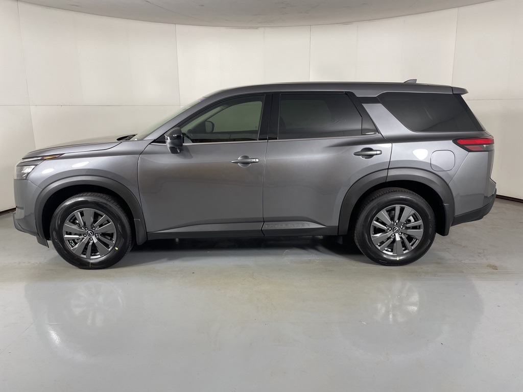 2025 Nissan Pathfinder S photo 5